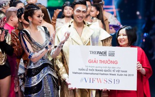 Thanh Hằng khóc khi Mạc Trung Kiên đăng quang The Face Vietnam 2018