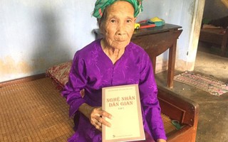 Cụ bà 93 tuổi trở thành 'báu vật nhân văn' của bài chòi miền Trung