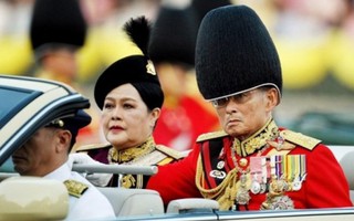 Hoàng hậu Thái Lan phải nhập viện do viêm phổi