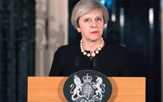 Thủ tướng Anh thoát hiểm khi cách chỗ khủng bố 40m