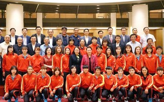 Chủ tịch Quốc hội kỳ vọng bóng đá nữ Việt Nam tham dự World Cup 2023