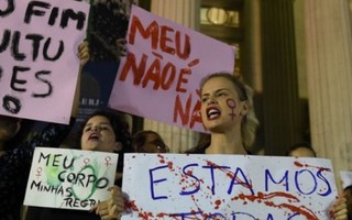 Làn sóng biểu tình chống nạn cưỡng hiếp ở Brazil