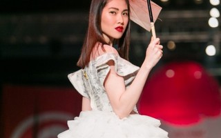 Siêu mẫu Thu Hằng bất ngờ trở lại sàn catwalk 