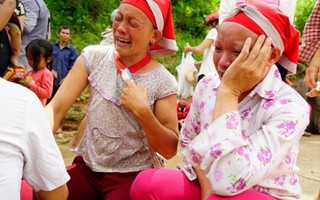 Bộ ảnh trận lũ kinh hoàng ở Lào Cai giành HCV ‘Khoảng Khắc Vàng 4’
