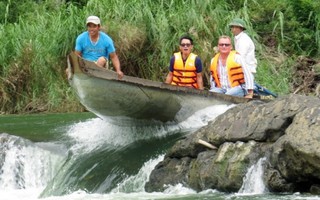 Những tay chèo thiện nghệ vượt thác Tam Lu