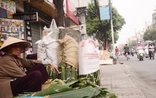 Khám phá chợ lá dong Sài Gòn họp 1 dịp trong năm