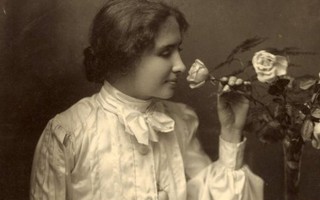 Huyền thoại về nữ nhà văn khiếm thị, khiếm thính Helen Keller