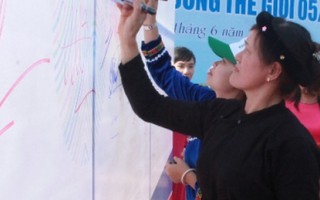 Phụ nữ 5 tỉnh Tây Nguyên cam kết bảo vệ môi trường