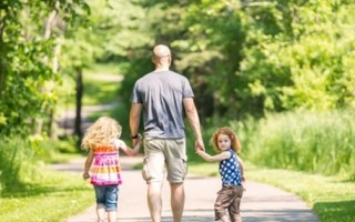 Tỷ lệ bố mẹ đơn thân ở Đan Mạch tăng mạnh