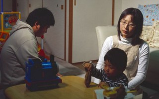 Góc khuất gia đình Nhật Bản dưới góc máy của nhiếp ảnh gia Singapore
