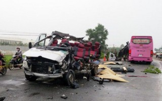 Vụ 2 xe khách đấu đầu làm 6 người chết: Khả năng do tài xế ngủ gật
