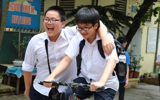 Thi vào lớp 10 ở Hà Nội: Đề Tiếng Anh, Sử dễ, thí sinh hy vọng bù điểm môn Toán
