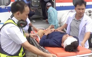 Trực thăng đưa ngư dân bị nạn ở Trường Sa về đất liền cấp cứu