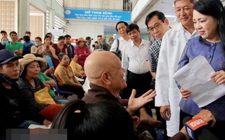 Bộ trưởng Y tế: Không thể để bệnh nhân đợi khám bệnh đến 4 tiếng