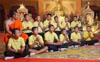 Đội bóng nhí Thái Lan hiểu hơn về tình yêu thương và lòng kiên nhẫn 