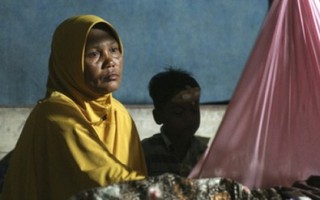 Indonesia 2 ngày sau động đất: Người dân sợ về nhà
