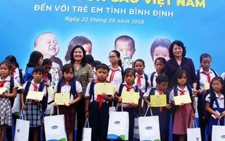 Quỹ sữa Vươn cao Việt Nam trao 64.000 ly sữa cho trẻ em tỉnh Bình Định