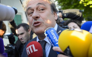 Huyền thoại bóng đá Pháp Michel Platini bị bắt giam vì liên quan đến tham nhũng