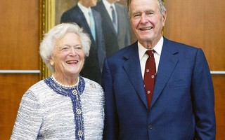 Chuyện tình 73 năm nồng đượm yêu thương của cựu Tổng thống Mỹ George H.W. Bush