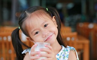Bộ Y tế: Dùng sữa tươi cho chương trình Sữa học đường