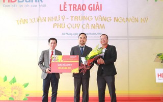 Khách hàng HDBank trúng thưởng một ký vàng