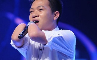Nhạc sĩ không tay Dương Quyết Thắng truyền cảm hứng cho người trẻ