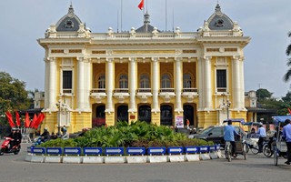 Phạt 300.000 đồng nếu hút thuốc tại 30 điểm nổi tiếng ở Hà Nội