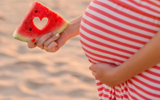 Lý do mà phụ nữ nên ăn dưa hấu khi mang thai