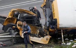 Mỹ: Tai nạn xe buýt chở học sinh, 43 người thương vong