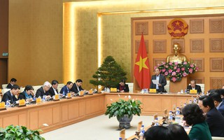 Thủ tướng chủ trì cuộc họp Tiểu ban Kinh tế - Xã hội chuẩn bị Đại hội XIII của Đảng