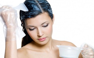 8 công thức chế dầu gội chữa bệnh cho tóc