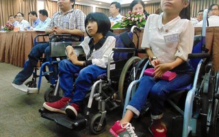 Dạy nghề cho người khuyết tật: Có ‘vàng’ mà không tìm được người nhận