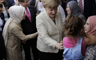 Thủ tướng Đức Angela Merkel đạt thỏa thuận về chính sách người di cư 