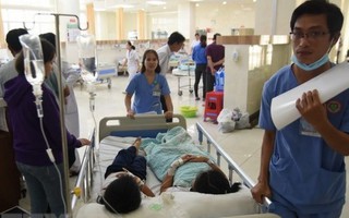 Hơn 20 học sinh nhập viện sau bữa ăn trưa tại nhà cô giáo