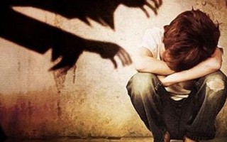 Xâm hại tình dục trẻ em nam: Làm gì để ngăn chặn tội ác?