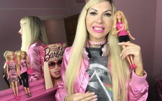 Người phụ nữ trải qua 105 lần phẫu thuật thẩm mỹ để thành búp bê Barbie