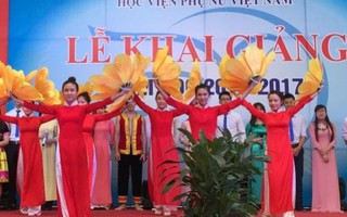 Học viện Phụ nữ Việt Nam đón gần 600 tân sinh viên