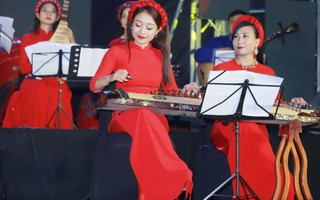 “Phố Concert” bên hồ Gươm: Âm nhạc phục vụ cộng đồng