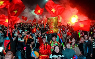 Hàng triệu người hâm mộ xuống đường mừng Việt Nam vô địch AFF Cup 2018