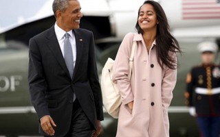 Vợ chồng Obama bịn rịn đưa con gái lớn nhập học Harvard