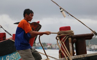 Cam Ranh: Người dân thở phào vì bão số 14 không vào