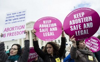 Phong trào phụ nữ song hành cùng quyền được phá thai