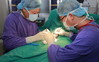 Bác sĩ tuyến dưới chẩn đoán sai khiến bệnh nhi 13 tuổi phải cắt bỏ tinh hoàn
