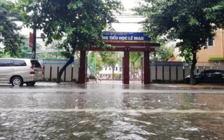 Nghệ An xem xét lùi ngày khai giảng ở một số địa phương bị ngập lụt