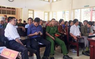 Hàng trăm người dân kiện UBND tỉnh Bắc Giang ra tòa: Tạm ngừng phiên tòa