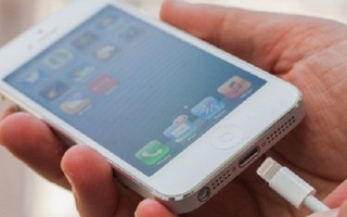 Nữ sinh Hà Tĩnh bị điện giật tử vong khi dùng vừa sạc iPhone 6