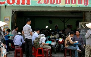 Người Sài Gòn nói về 'nhà giàu ăn cơm 2000'