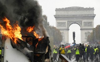 Bạo loạn khiến thủ đô Paris trở thành ‘chiến địa’
