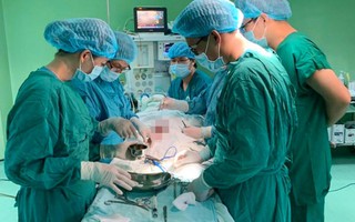 Bệnh viện Quận 11 lần đầu phẫu thuật tạo hình dương vật cho bệnh nhi