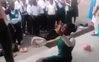 Cảnh học sinh bị đánh dã man gây ra làn sóng phẫn nộ ở Nigeria